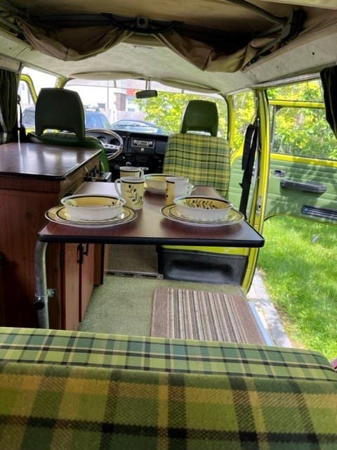 LHD T2 Westfalia (1976) in Taiga green